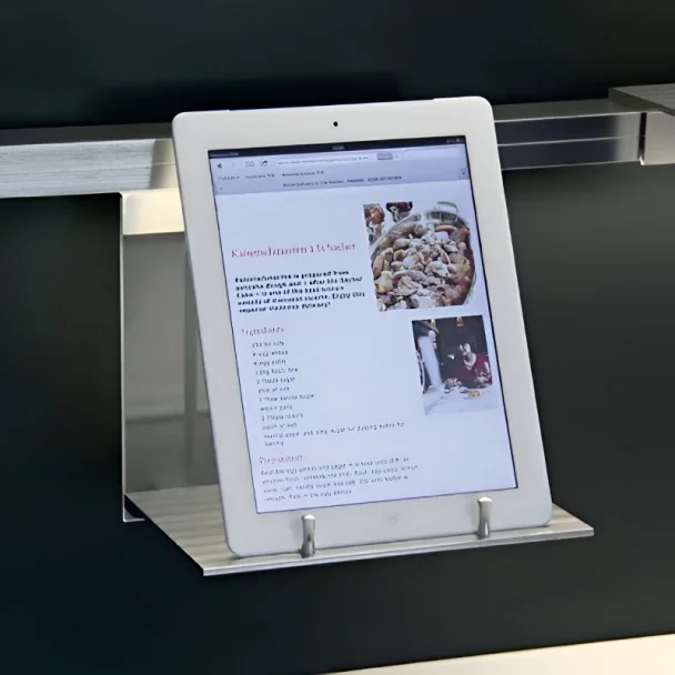 Portatablet em alumínio e vidro