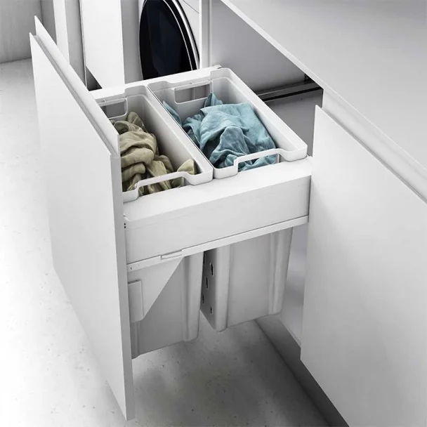 Cesta frontal removível para roupas Compact