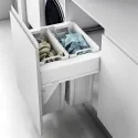 Cesta frontal removível para roupas Compact